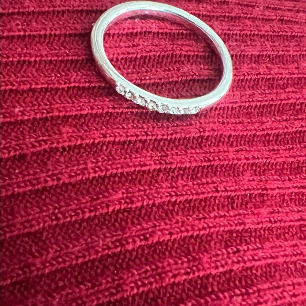 Elegant Silver Diamond Women's Ring